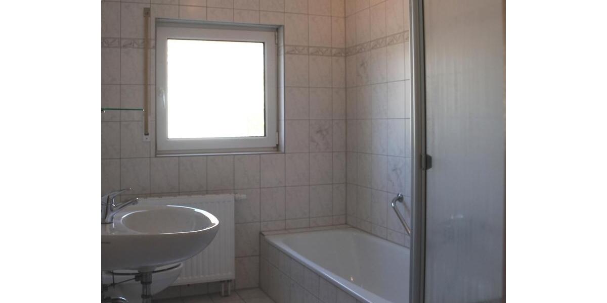 Erdgeschoßwohnung Sulzfeld - 3 Zimmer, 71 m&sup2;, 800&euro; | Angebot:26563798
