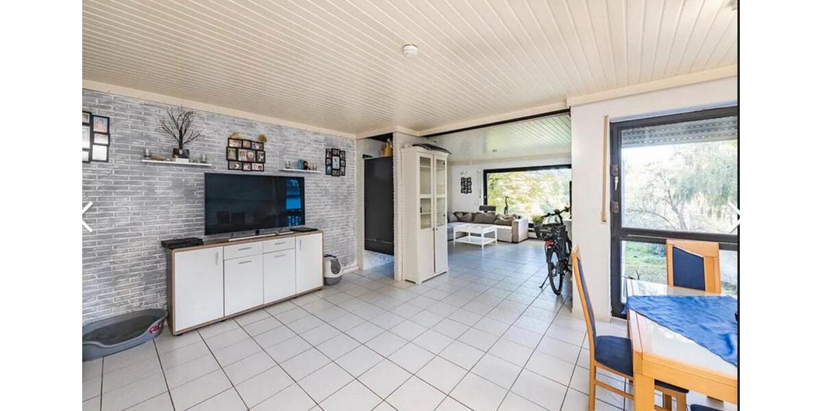 Hochparterre Mönchengladbach Süd - 5 Zimmer, 152 m&sup2;, 1.295&euro; | Angebot:25044170