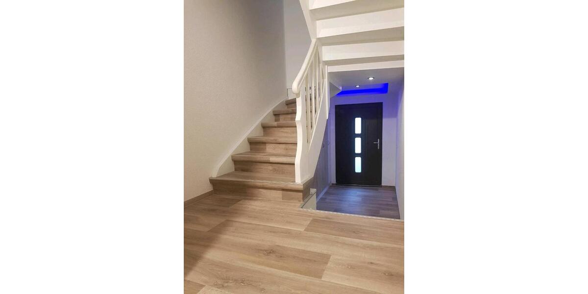 Etagenwohnung Pößneck - 5 Zimmer, 110 m&sup2;, 700&euro; | Angebot:26549030