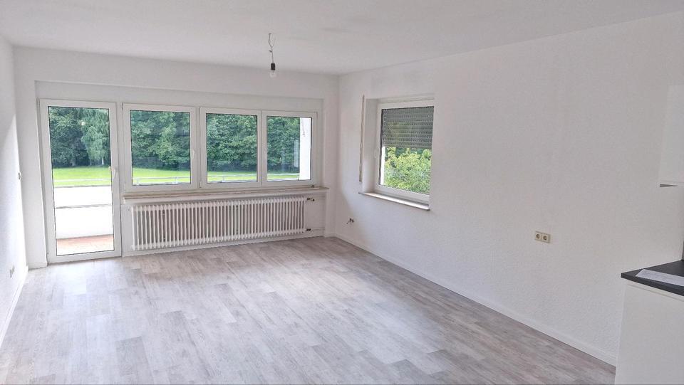 Erstbezug nach Sanierung - 2,5 Zimmerwohnung 82 qm mit Balkon
