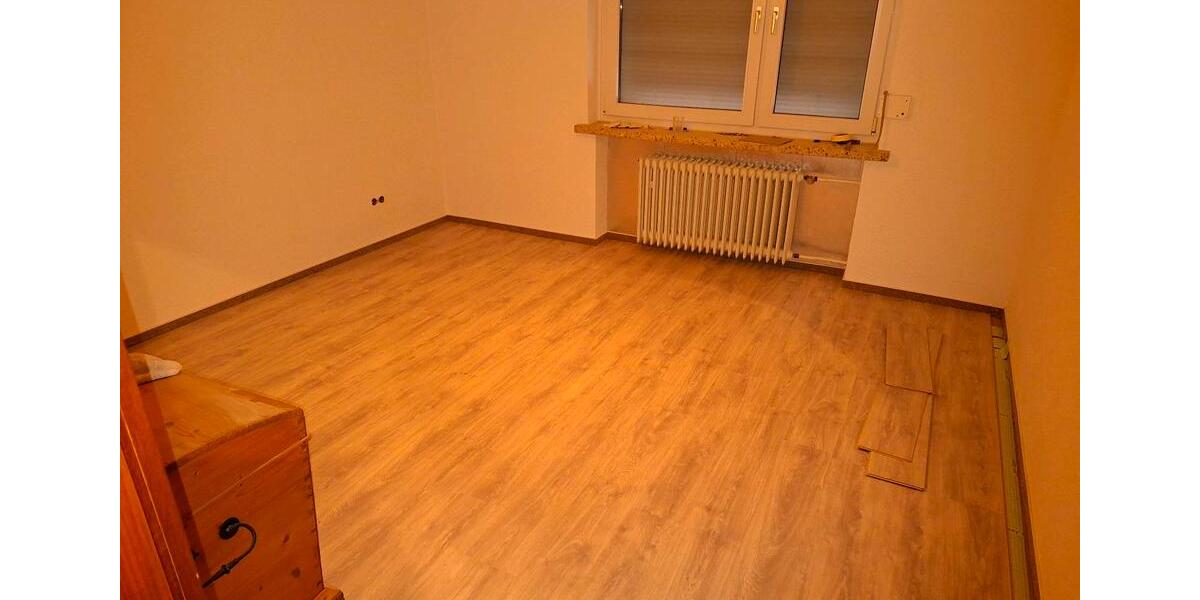 Einfamilienhaus Einbeck - 8 Zimmer, 200 m&sup2;, 1.300&euro; | Angebot:25044962