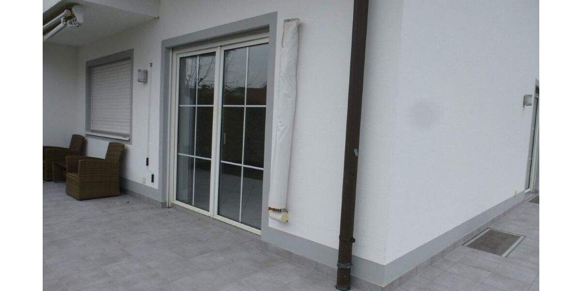 Hell - modern - top gepflegt: Doppelhaushälfte in Baar-Ebenhausen 4 zimmer