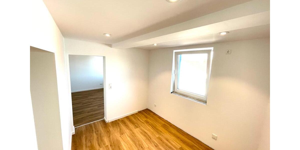 Sehr schöne 4ZKB-Altbauwohnung mit grosser Terrasse & Loft in Dur 4 zimmer