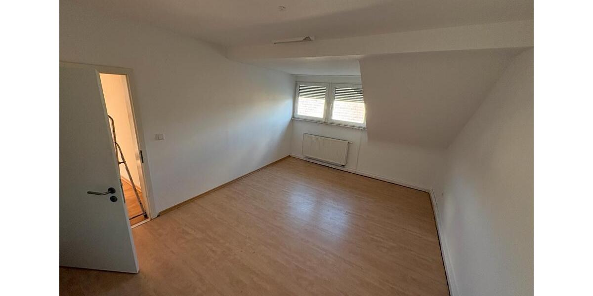 Dachgeschoßwohnung Saarlouis - 3 Zimmer, 90 m&sup2;, 700&euro; | Angebot:26504364