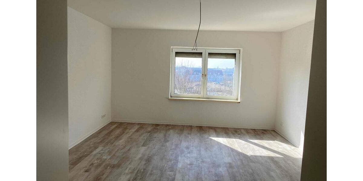 Etagenwohnung Riesa - 4 Zimmer, 119 m&sup2;, 860&euro; | Angebot:26493532
