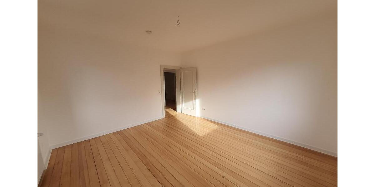 Einfamilienhaus Zweibrücken - 9 Zimmer, 250 m&sup2;, 1.790&euro; | Angebot:24702819