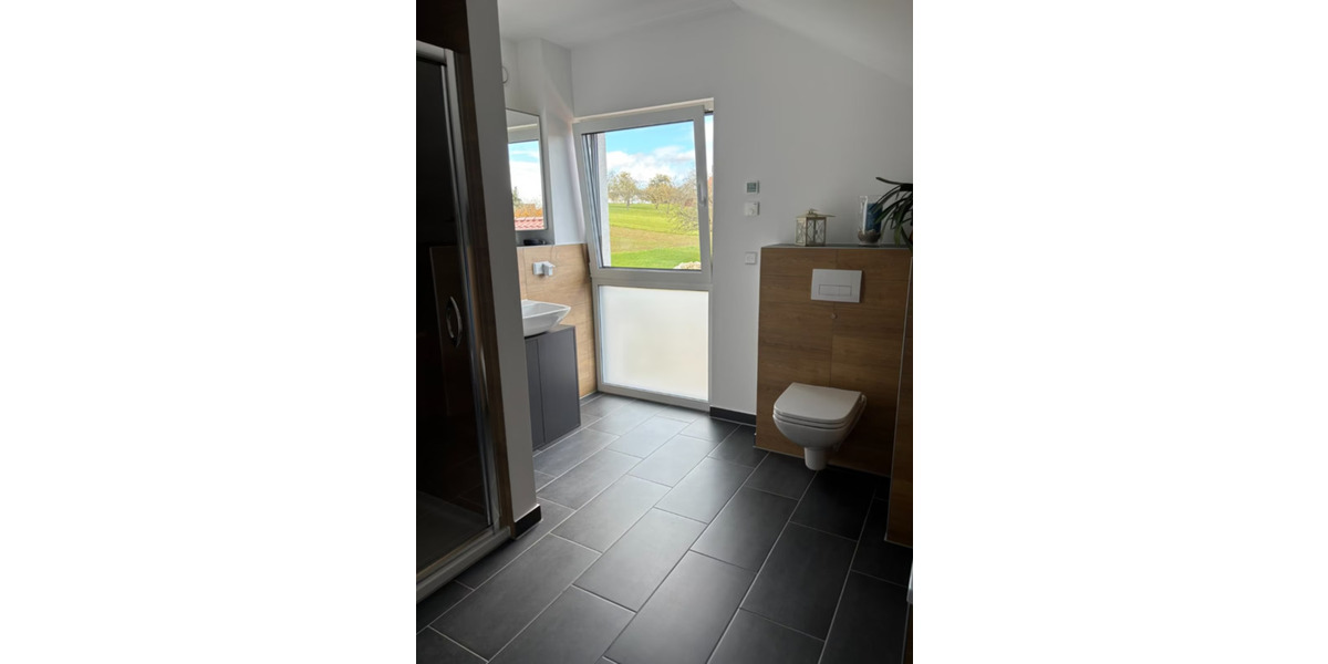 Wohnen auf Zeit Eigeltingen - 5 Zimmer, 162 m&sup2;, 500&euro; | Angebot:24983339