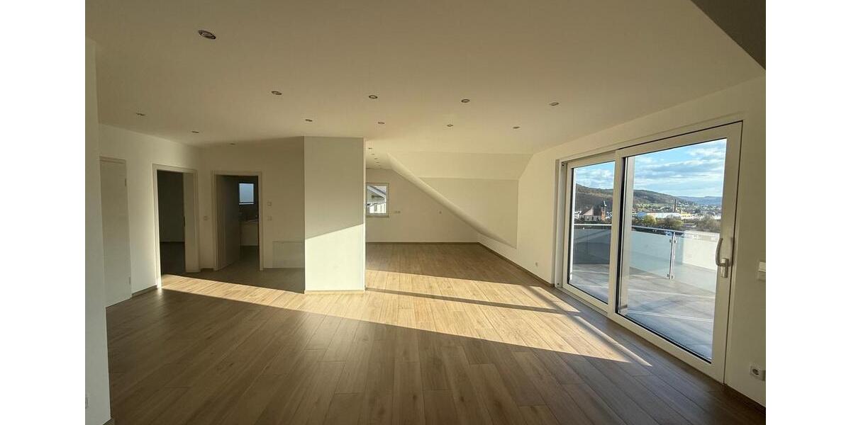 Dachgeschoßwohnung Breuberg - 4 Zimmer, 114 m&sup2;, 1.200&euro; | Angebot:26547089