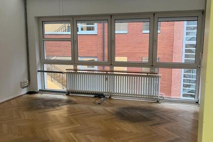 Büro zur Untermiete – ca. 23 m² – zentrale Lage zimmer