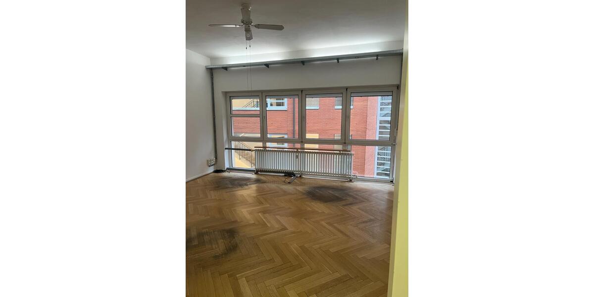 Büro zur Untermiete – ca. 23 m² – zentrale Lage zimmer