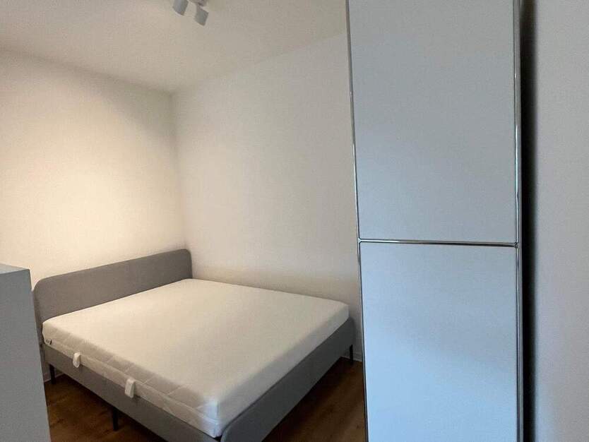 Großzügige 1-Zimmer-Wohnung mit Terrasse in U-Bahn Nähe