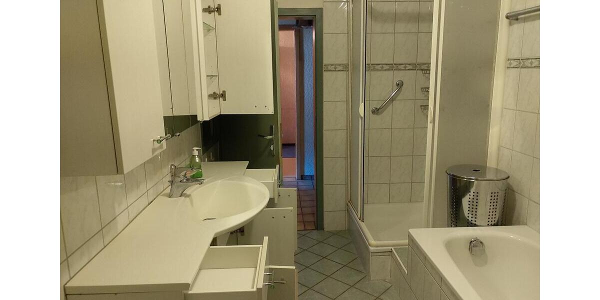 Etagenwohnung Würzburg Sanderau - 5 Zimmer, 134 m&sup2;, 480&euro; | Angebot:25749853