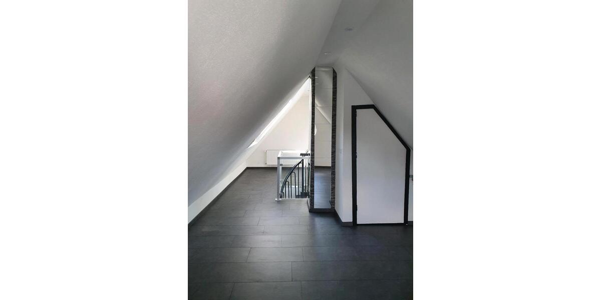 Dachgeschoßwohnung Lauingen (Donau) - 4 Zimmer, 100 m&sup2;, 1.000&euro; | Angebot:26573313
