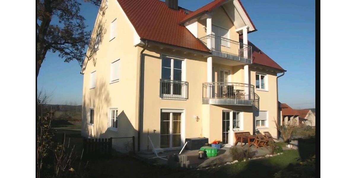 Dachgeschoßwohnung Altomünster - 3 Zimmer, 82 m&sup2;, 1.390&euro; | Angebot:25235054