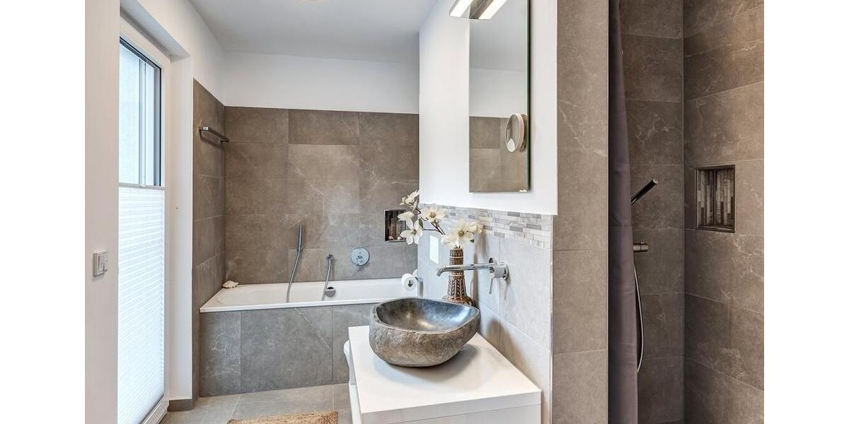 Etagenwohnung München Bogenhausen - 3 Zimmer, 83 m&sup2;, 2.190&euro; | Angebot:26297211