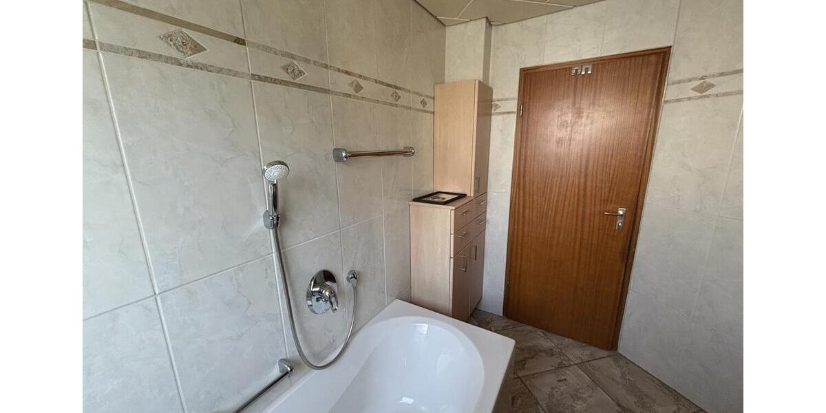 Bungalow Waiblingen Beinstein - 5.5 Zimmer, 156 m&sup2;, 2.050&euro; | Angebot:25097412