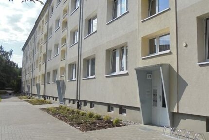 Nette Nachbarn für 2-Rwg. im 2.OG mit Balkon und Einbauküche ab sofort oder nach Vereinbarung gesucht