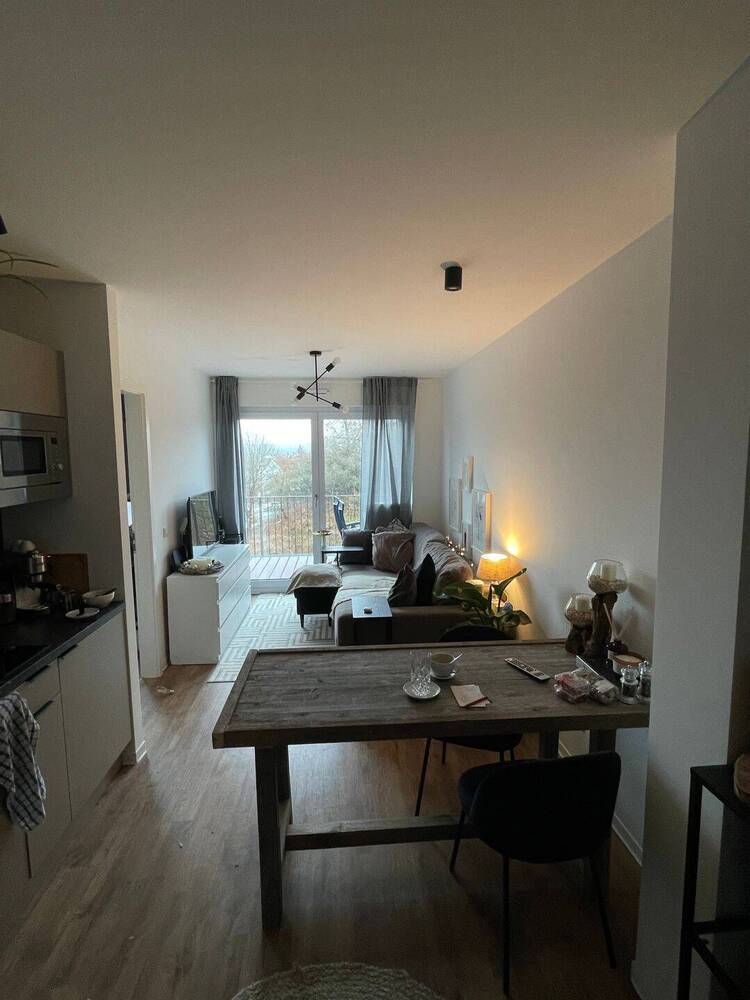 Sofort einziehen: Möblierte 2-Zimmer-Wohnung mit Sonnenbalkon