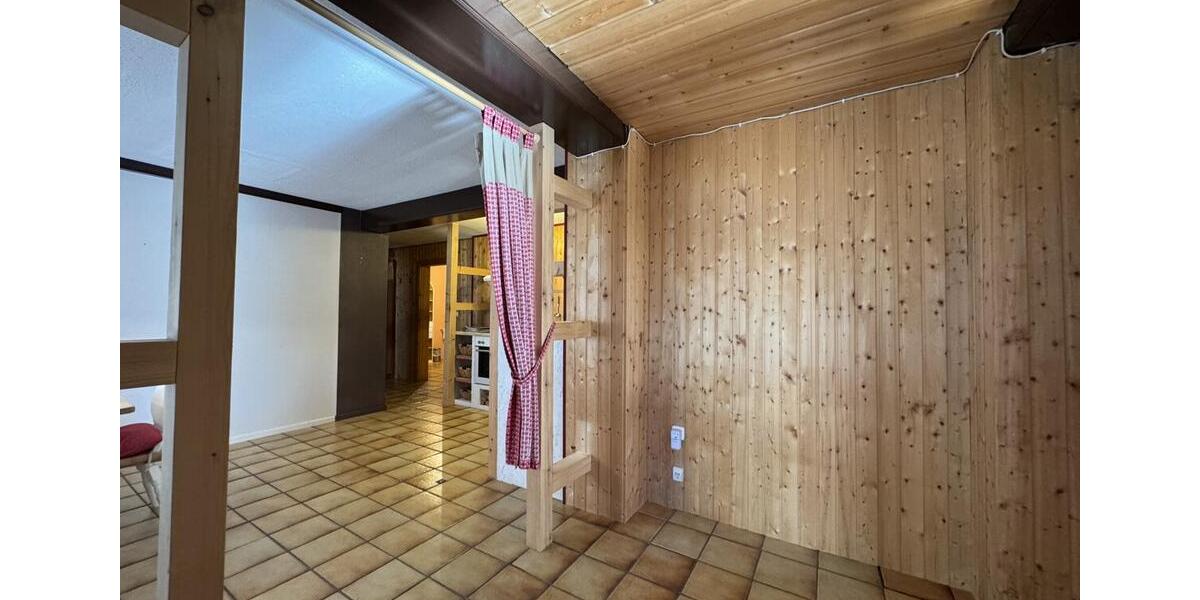 Wohnen, wo Geschichte lebt – Stilvolle Erdgeschosswohnung mit Wellness-Komfort in der Altstadt 2 zimmer