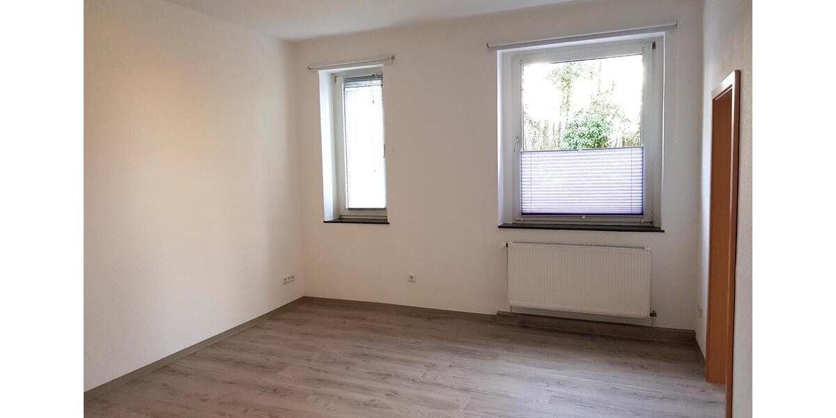 Erdgeschoßwohnung Brakel - 2.5 Zimmer, 66 m&sup2;, 320&euro; | Angebot:26021428