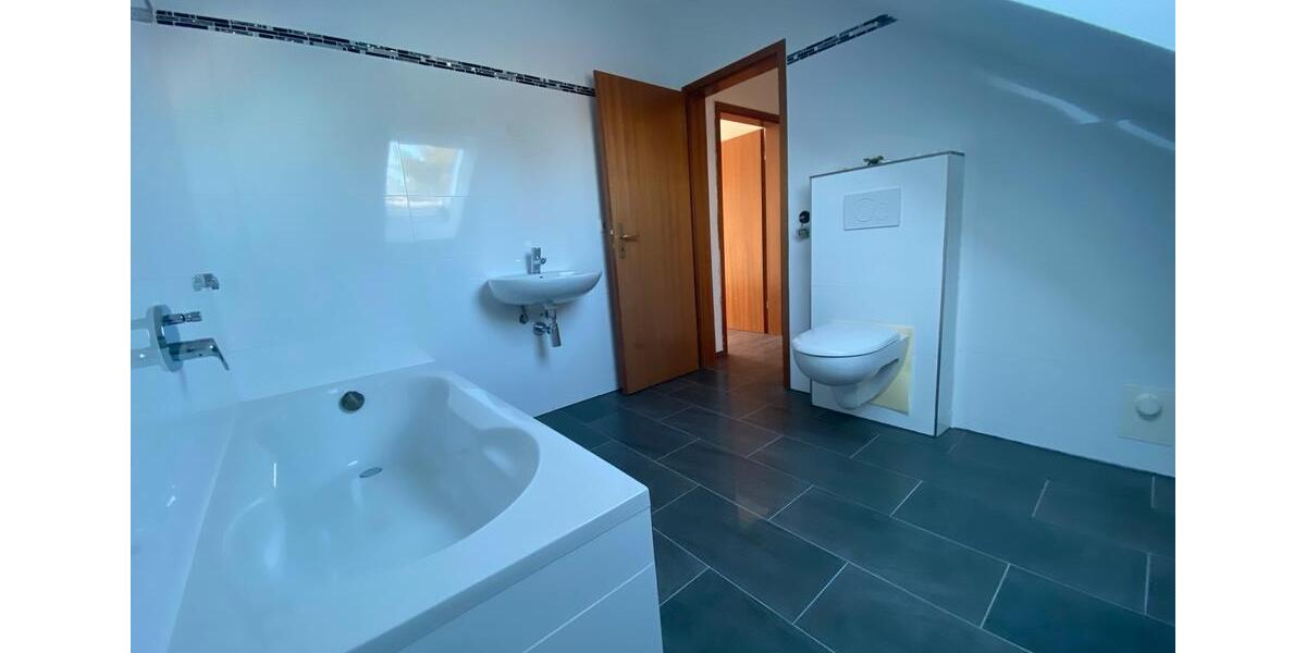 Etagenwohnung Dieburg - 4 Zimmer, 124 m&sup2;, 1.700&euro; | Angebot:26268507