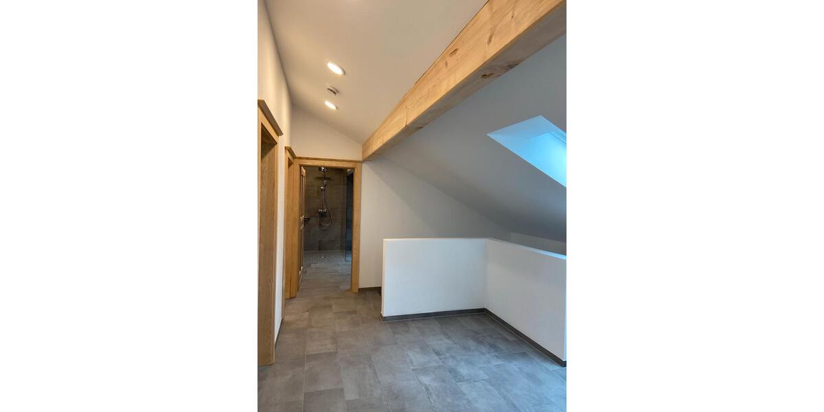 Dachgeschoßwohnung Griesstätt - 3 Zimmer, 85 m&sup2;, 1.400&euro; | Angebot:26213387