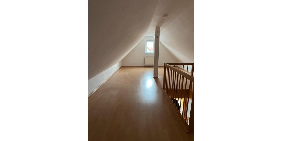 Dachgeschoßwohnung Neustadt an der Weinstraße - 2.5 Zimmer, 69 m&sup2;, 1.100&euro; | Angebot:24788077