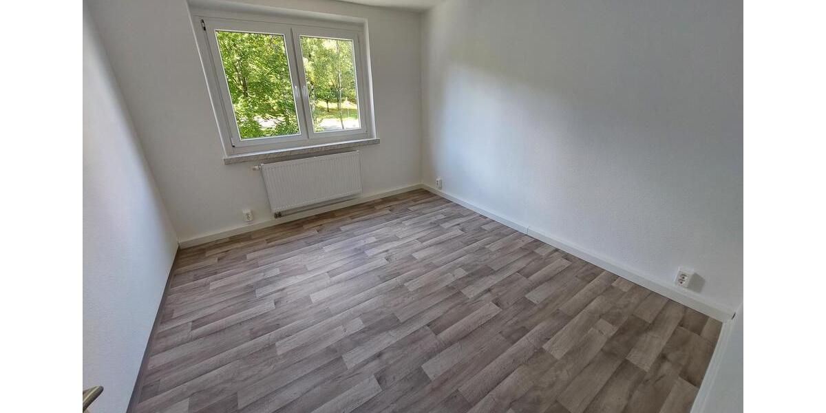 Etagenwohnung Suhl - 3 Zimmer, 56 m&sup2;, 296&euro; | Angebot:25879103