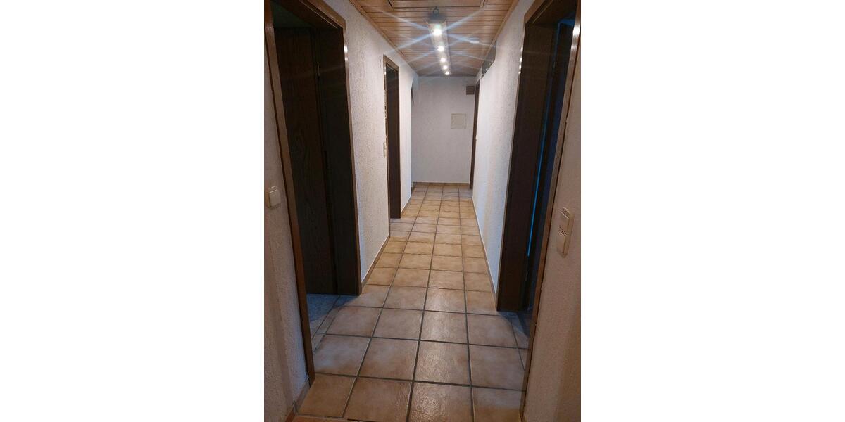 Dachgeschoßwohnung Kastellaun - 3 Zimmer, 87 m&sup2;, 550&euro; | Angebot:25075017