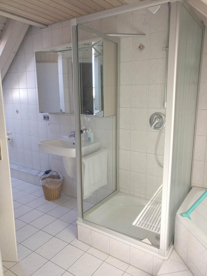 3 Zimmer Maisonette Wohnung mit hohen Decken und Fussbodenheizung zimmer