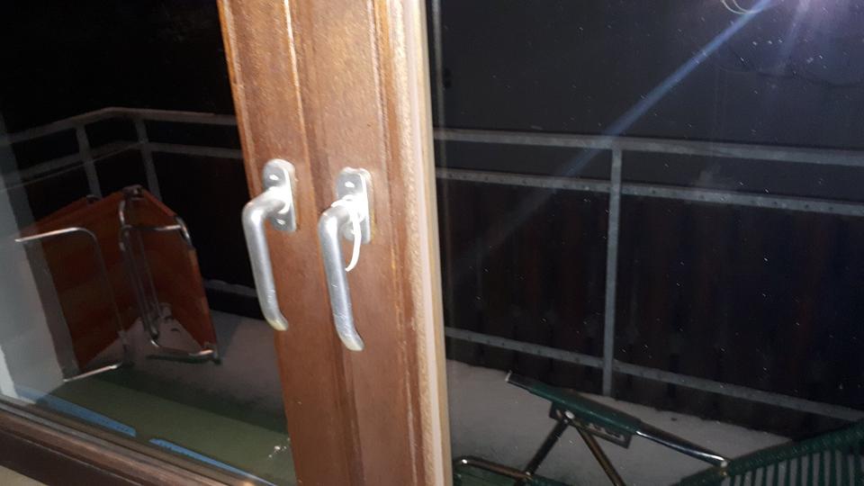 Zimmer m. Balkon, Stellplatz u. Mitbenutzung von Küche, Bad, WC 1 zimmer