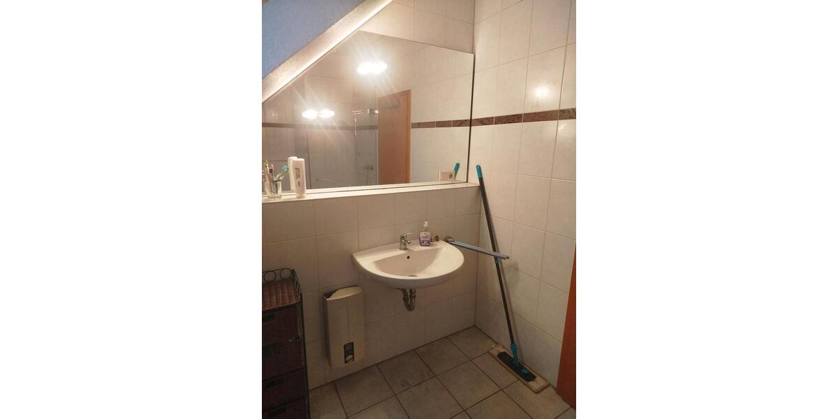 Wohnen auf Zeit Rheinbach - 11 Zimmer, 150 m&sup2;, 406&euro; | Angebot:24831035