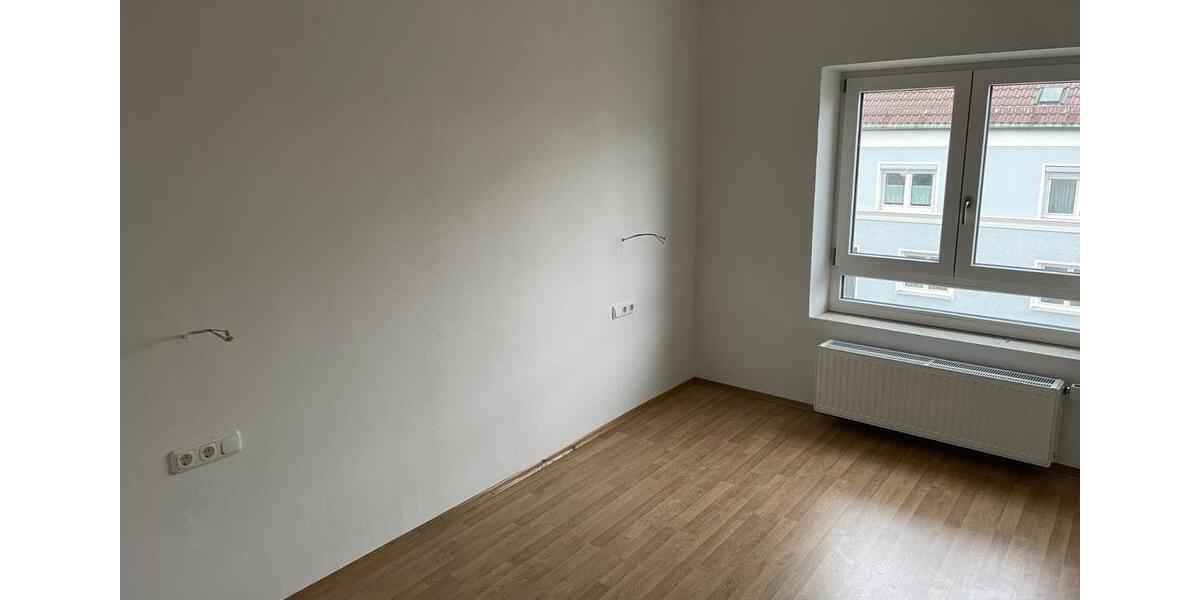 Etagenwohnung Osterhofen - 2 Zimmer, 92 m&sup2;, 644&euro; | Angebot:26648171