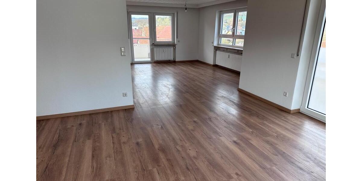 Etagenwohnung Birkenfeld - 4 Zimmer, 115 m&sup2;, 950&euro; | Angebot:25931409