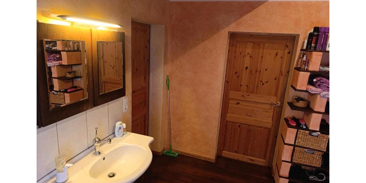 Etagenwohnung Görwihl - 6 Zimmer, 175 m&sup2;, 1.500&euro; | Angebot:26423402