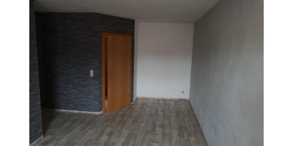 Dachgeschoßwohnung Querfurt - 3 Zimmer, 60 m&sup2;, 340&euro; | Angebot:25887272