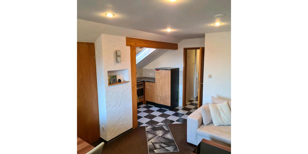 renov. Singlewohnung zur Miete Teublitz 66m² Dachgesch. 2 zimmer