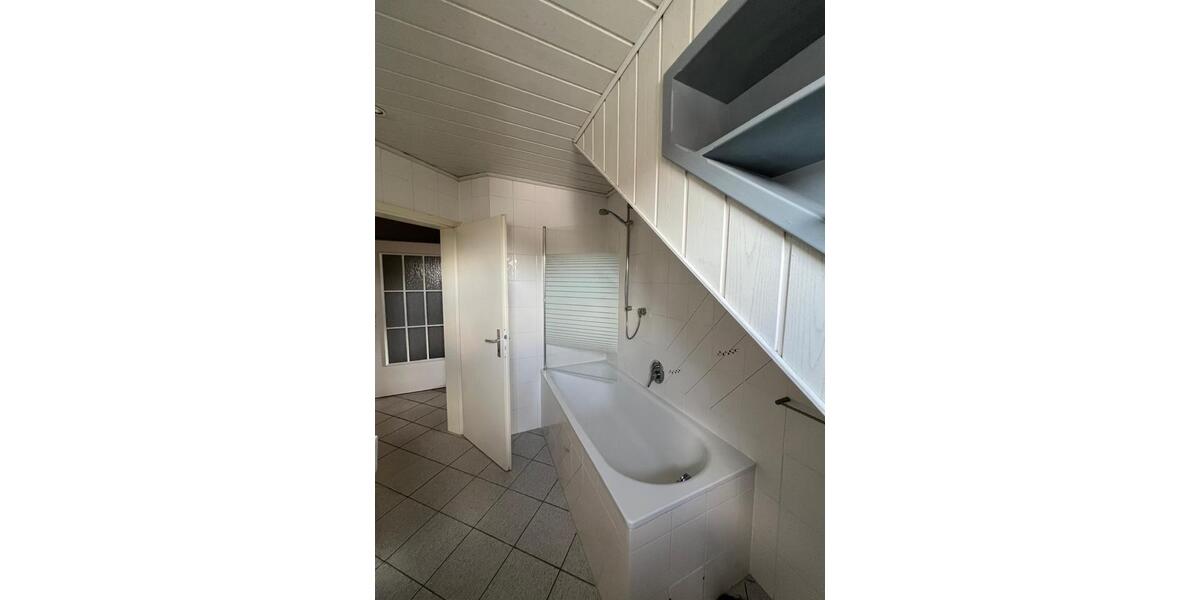 Dachgeschoßwohnung Sinntal - 3 Zimmer, 80 m&sup2;, 575&euro; | Angebot:24650377