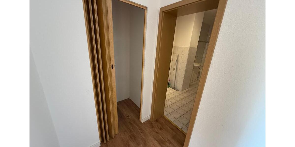 Etagenwohnung Greiz - 2 Zimmer, 60 m&sup2;, 318&euro; | Angebot:26070755