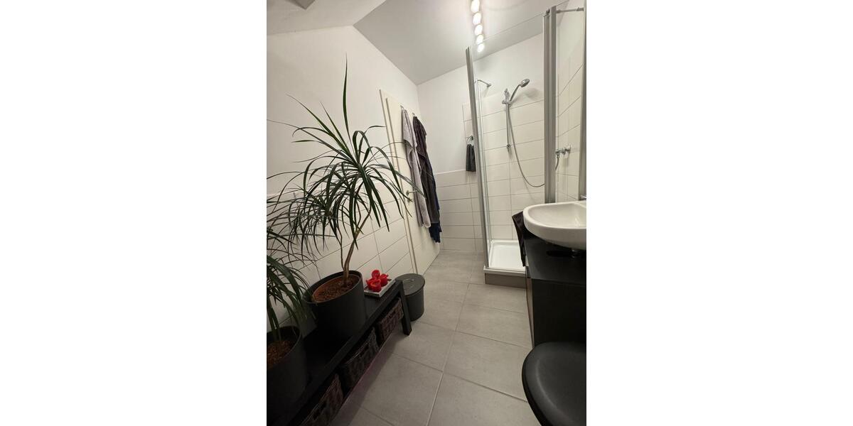 Möblierte Mietwohnung (4. Obergeschoss ohne Fahrstuhl) 2 zimmer