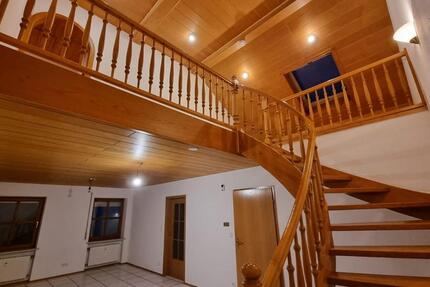 Vermiete 140m² Gallerie-Wohnung Maxhütte-Haidhof 5 zimmer