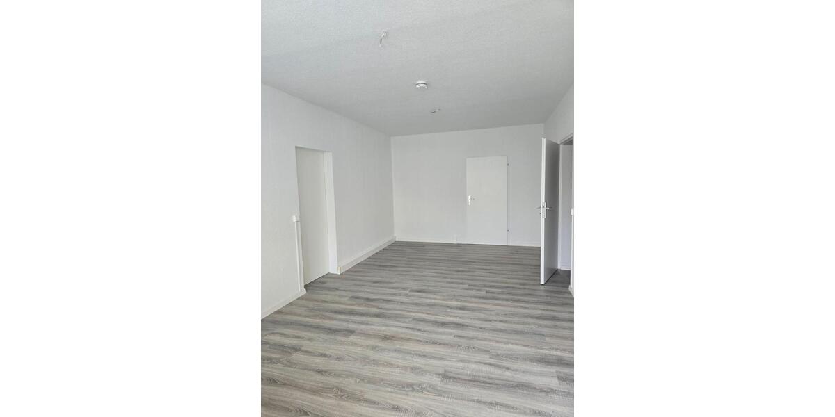 Ab sofort... 3 Raumwohnung im 1.OG mit Wanne und Balkon! 3 zimmer