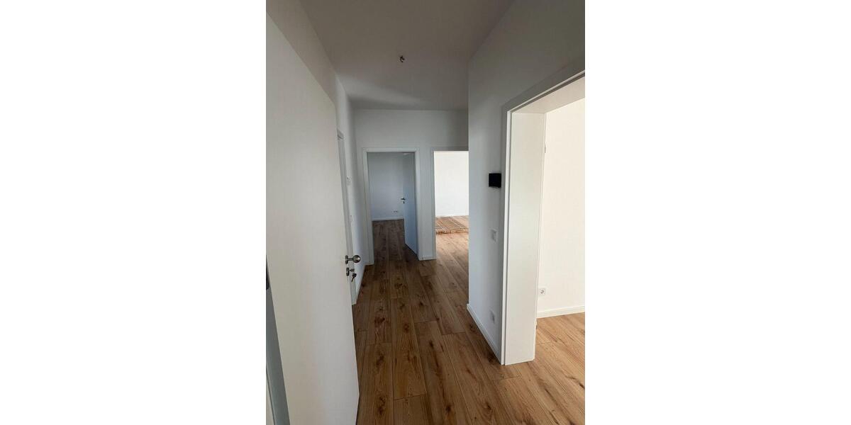 Kernsanierte 3 Zimmer-Wohnung mit Balkon in zentraler Lage 3 zimmer