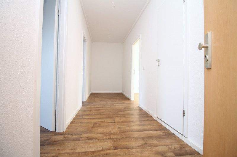 Etagenwohnung Leipzig Grünau-Ost - 3 Zimmer, 66 m&sup2;, 418&euro; | Angebot:25267883