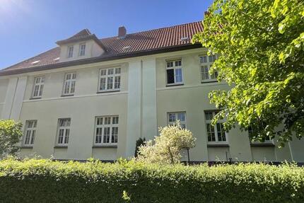 Bereits modernisierte 3-ZKB-Balkonwohnung im Erdgeschoss in Heppens zu vermieten! zimmer