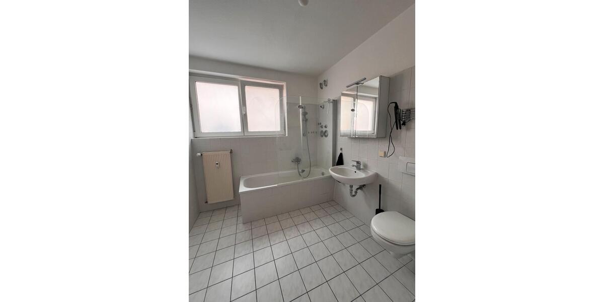 Dachgeschoßwohnung Brandenburg an der Havel - 2 Zimmer, 80 m&sup2;, 720&euro; | Angebot:25830047