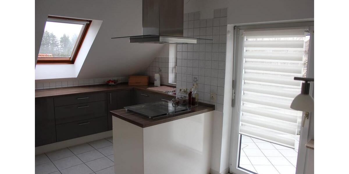 Dachgeschoßwohnung Bühl - 4 Zimmer, 110 m&sup2;, 1.150&euro; | Angebot:25960850