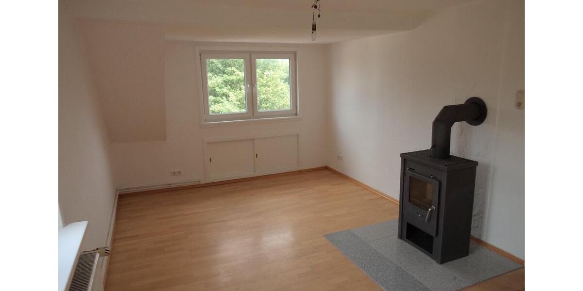 Dachgeschoßwohnung Wiesbaden Nordost - 3 Zimmer, 95 m&sup2;, 700&euro; | Angebot:25650731
