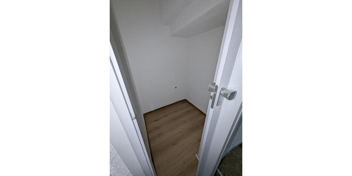 Dachgeschoßwohnung Schwaigern - 3 Zimmer, 90 m&sup2;, 690&euro; | Angebot:25510466