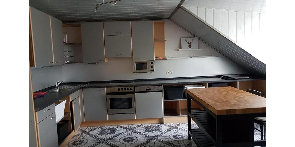 Dachgeschoßwohnung Augsburg - 3 Zimmer, 90 m&sup2;, 1.200&euro; | Angebot:26024631